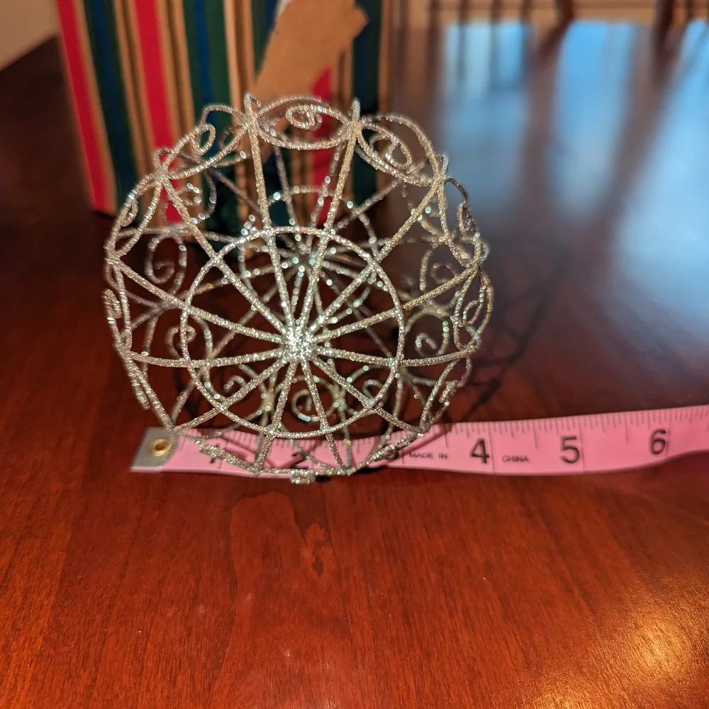 Pier 1 metallic wire Christmas ornament